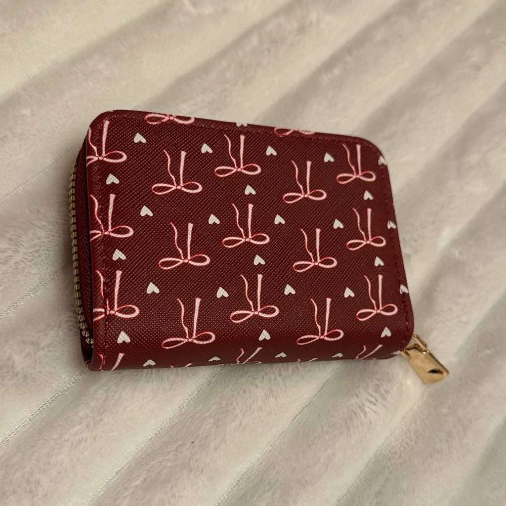 Red Bow Patterned Wallet